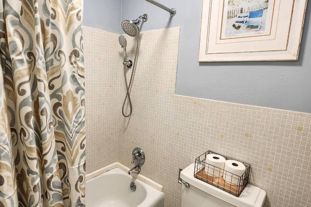 Perfect Couples Retreat - Close To All Amenities Хот Спрингс Екстериор снимка